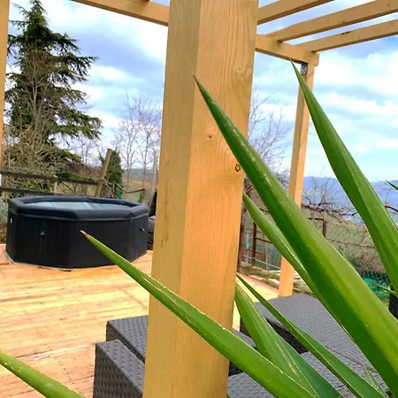 Il Giglio Con Vasca Idromassaggio E Sauna Daire Predappio