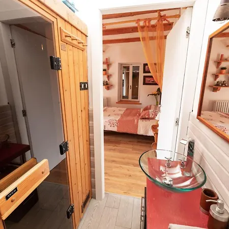 Il Giglio Con Vasca Idromassaggio E Sauna